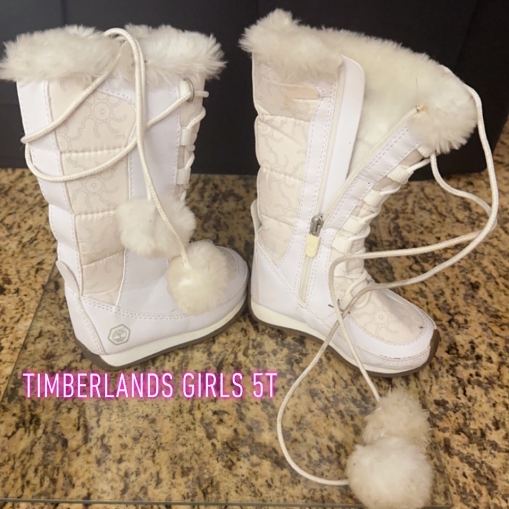 Super cute girls Timberland boots- snowball white